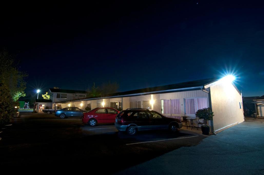 Broadway Motel & Miro Court Villas มาทามาท่า ภายนอก รูปภาพ